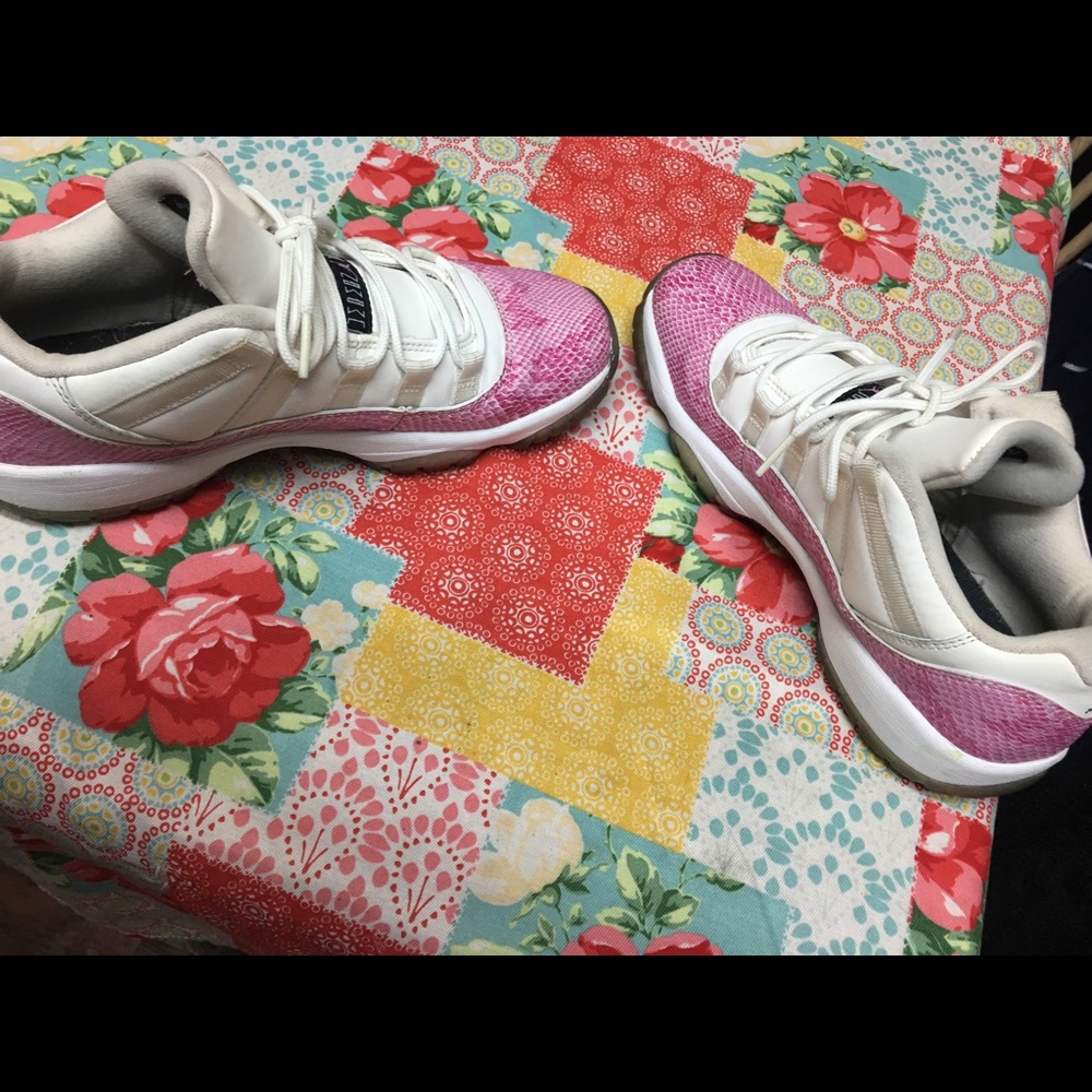 Pink snake print 11’s